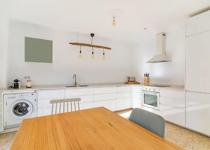 Invalencia - Cabalicious Flat